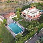 Royal Classico Κολύμπια