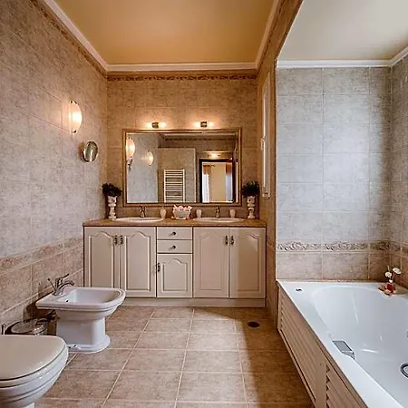 Royal Classico Vilă *