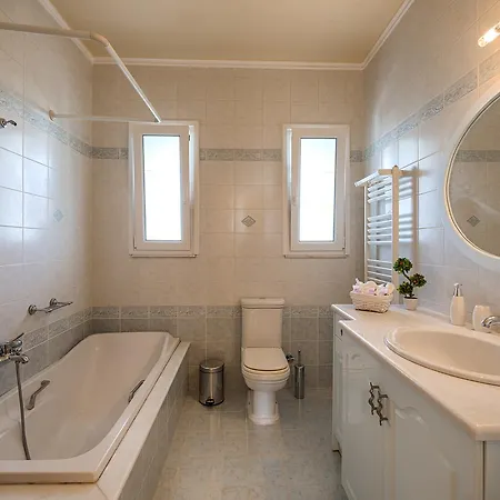 וילה Royal Classico