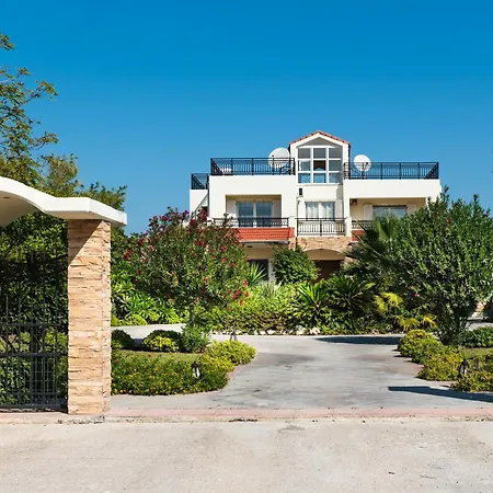 Royal Classico Villa *